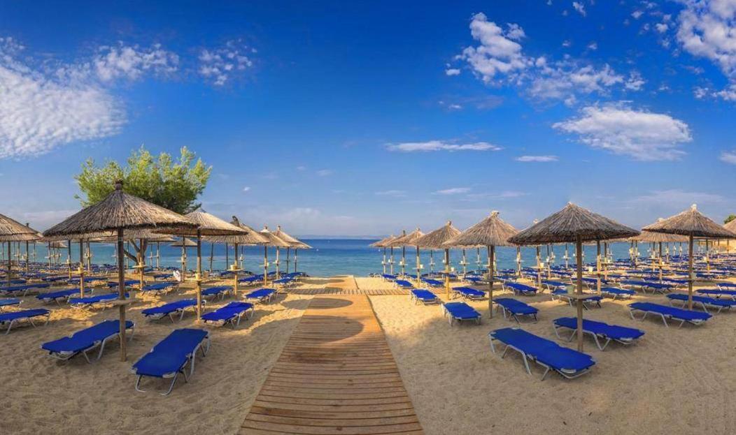 Aelia Seaside Luxury Suites Nea Karvali Exterior foto