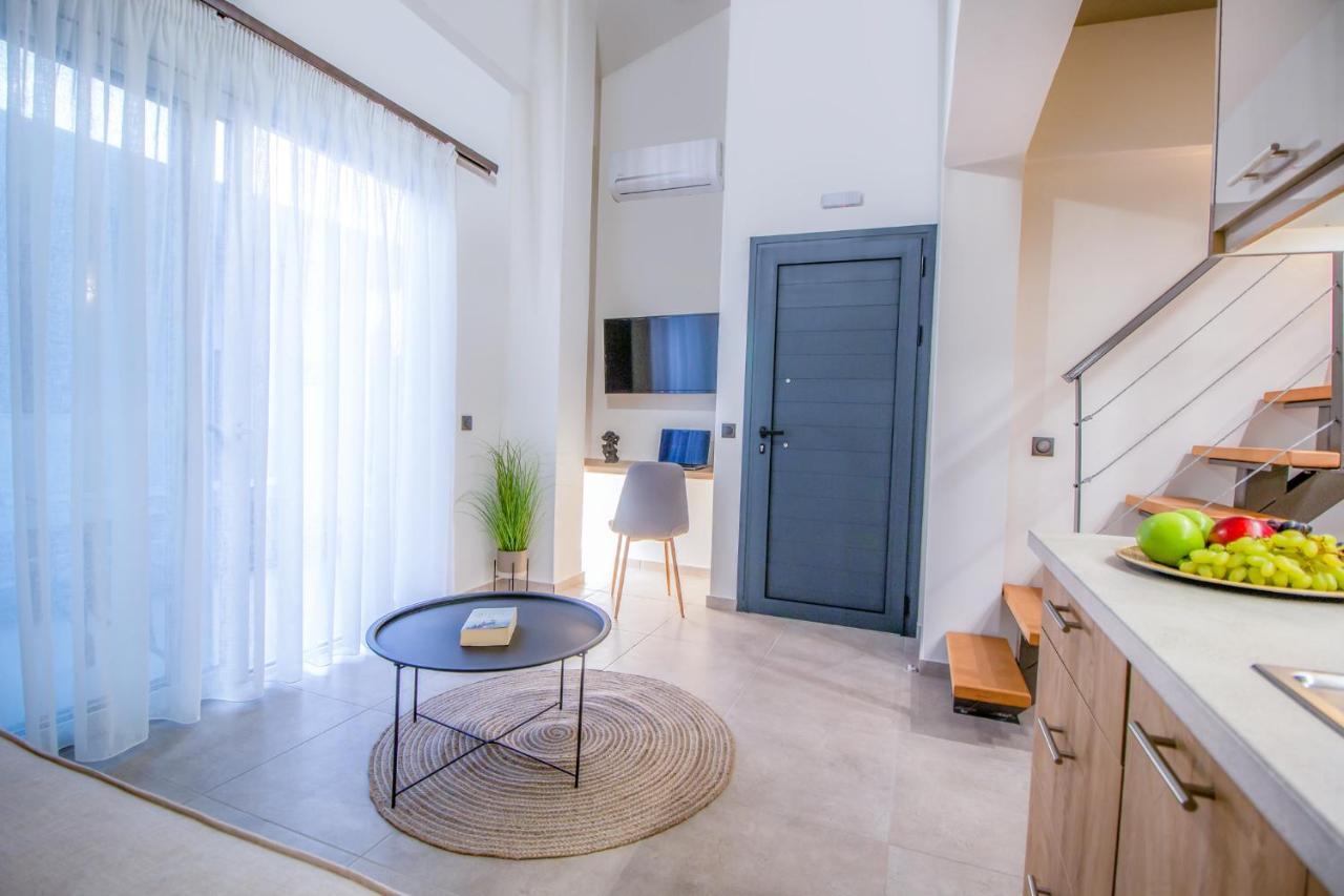 Aelia Seaside Luxury Suites Nea Karvali Exterior foto
