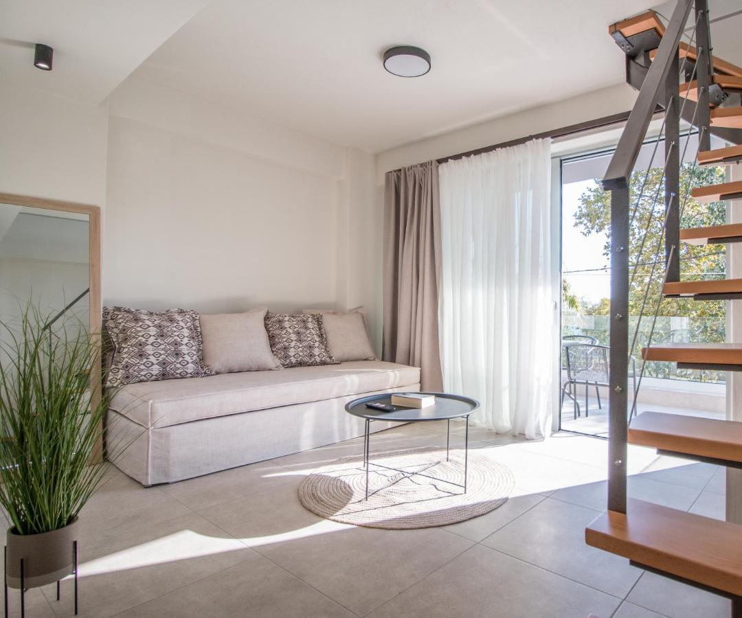Aelia Seaside Luxury Suites Nea Karvali Exterior foto