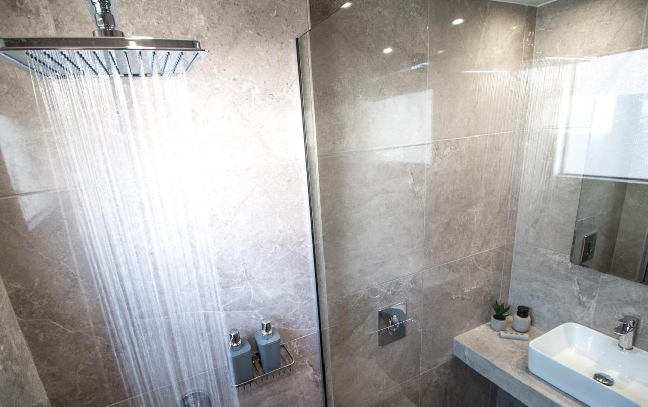 Aelia Seaside Luxury Suites Nea Karvali Exterior foto
