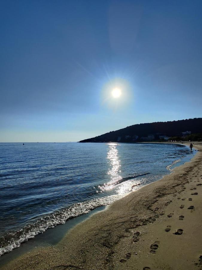 Aelia Seaside Luxury Suites Nea Karvali Exterior foto
