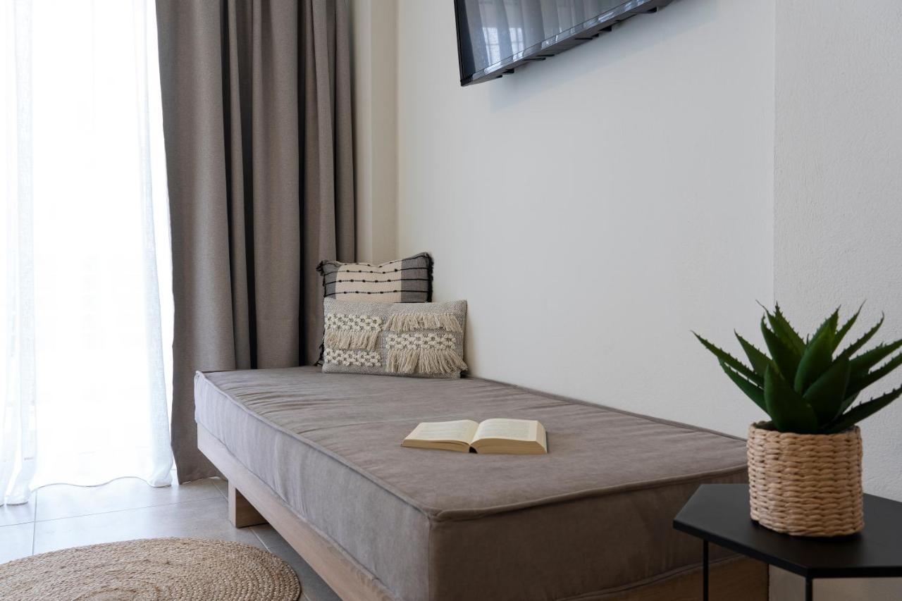 Aelia Seaside Luxury Suites Nea Karvali Exterior foto