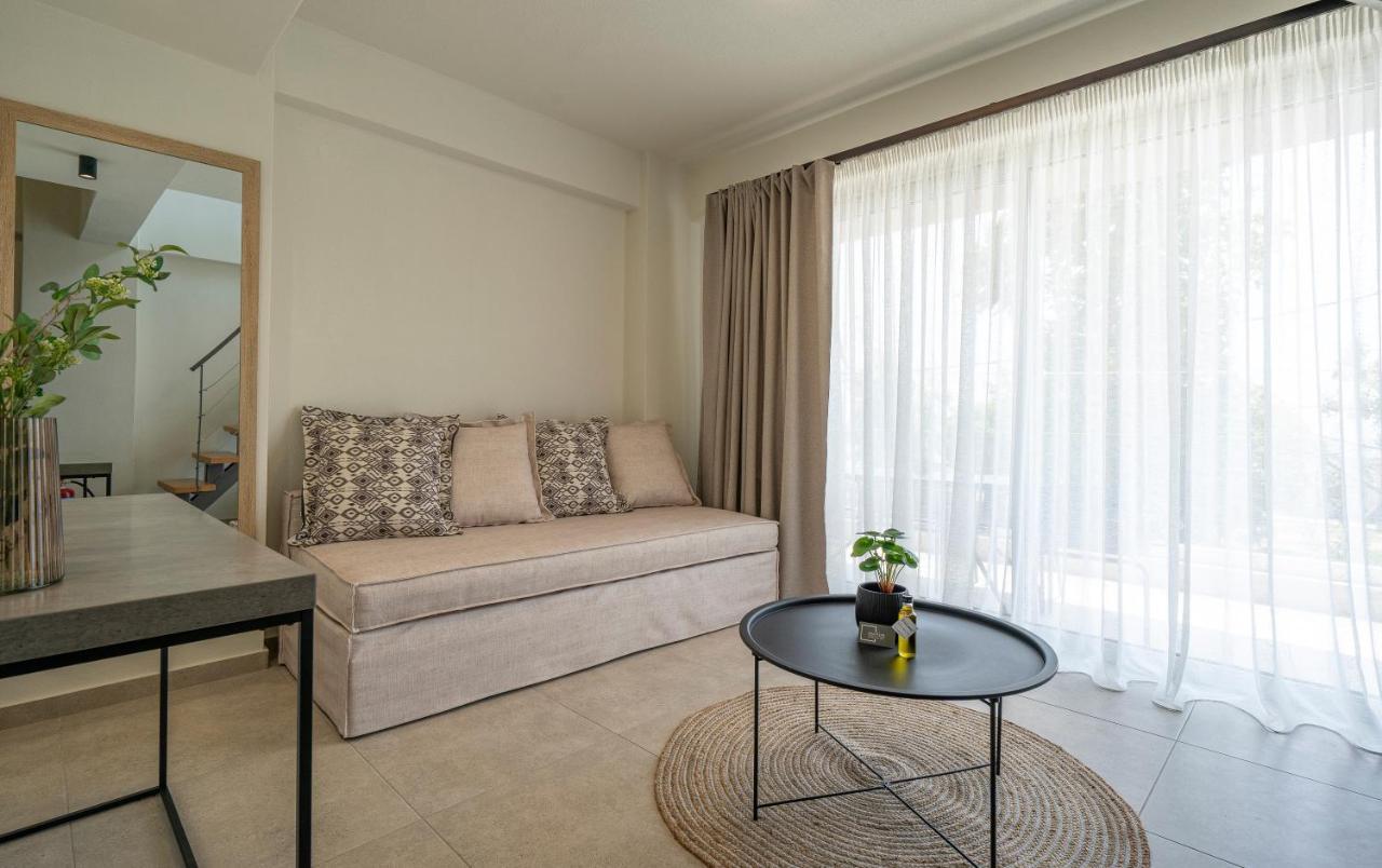 Aelia Seaside Luxury Suites Nea Karvali Exterior foto